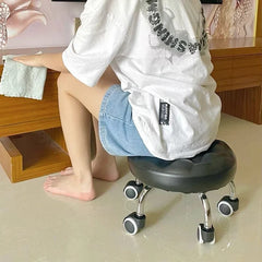 Household wheeled floor-cleaning chairs, wheeled seam sealing stools, low stools, rotating nail and pedicure round stools 스툴