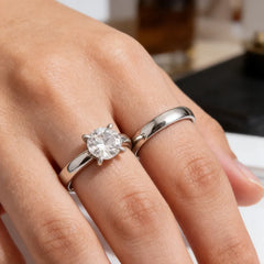 Minimalist Women's Wedding Rings with 4MM Cubic Zirconia Simple Elegant Female Finger Accessory Engagement Bands Jewelry
