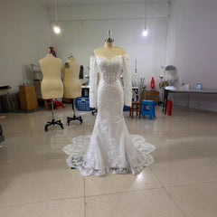 Robe de soirée sirène à épaules dénudées et manches longues en dentelle