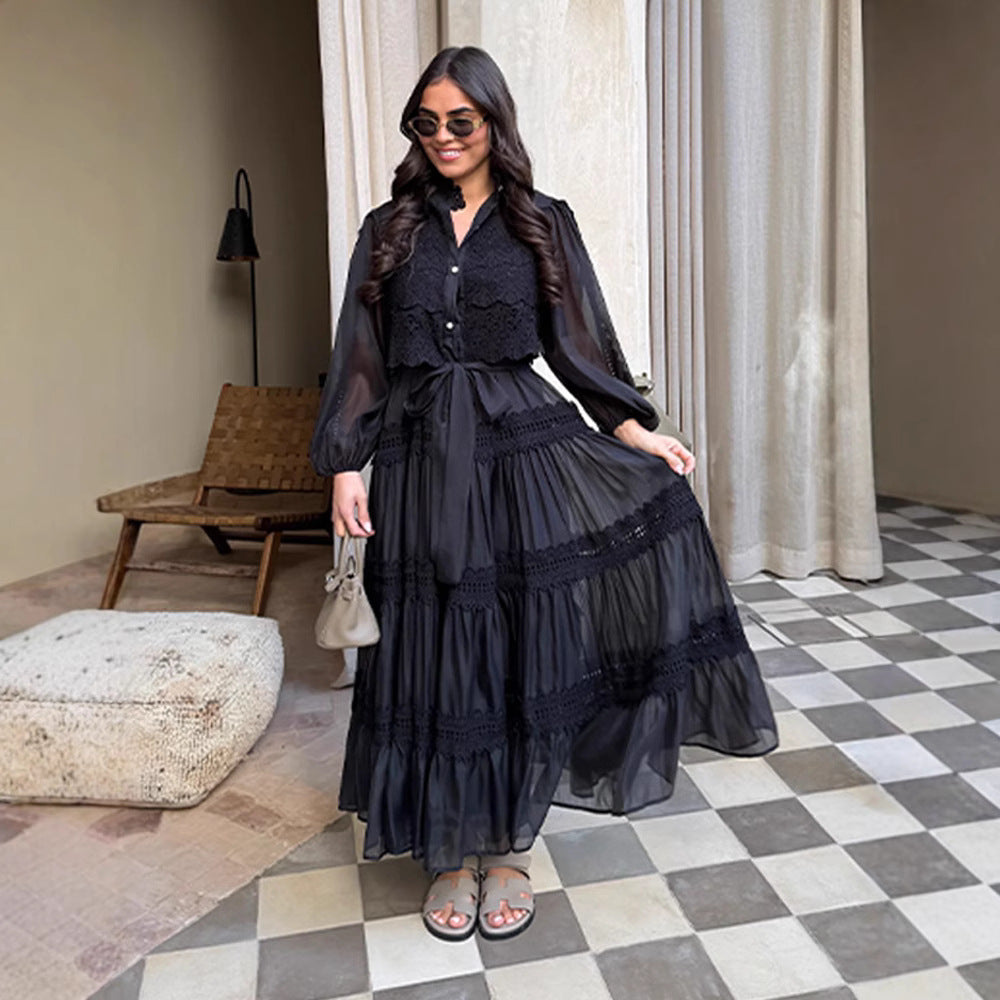 Robe en maille ajourée à manches longues et empiècements en résille, avec manches lanternes