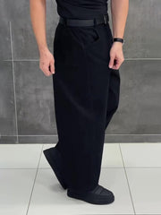 Pantalon noir sur mesure, à jambes larges et court
