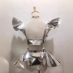 Traje sexy de cuero sintético brillante y rígido para espectáculos