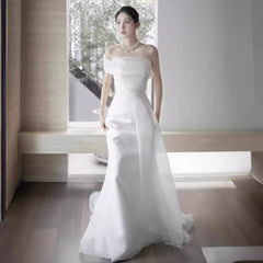Robe de mariée légère française à épaules dénudées