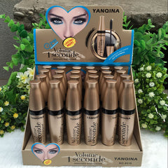 Mascara à tube doré