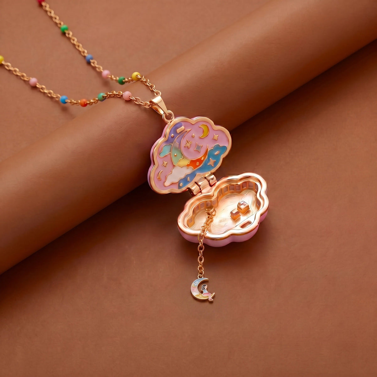 Cloud-shaped Open-and-close Pendant Necklace