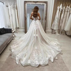 Robe de mariée en dentelle et bustier, fil principal, style sophistiqué