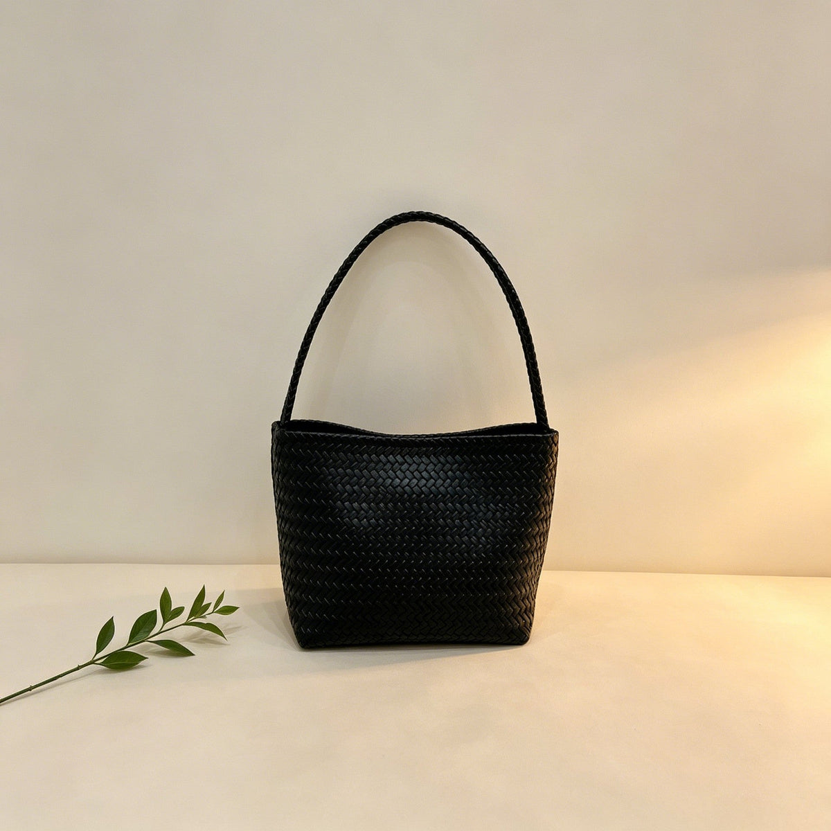 Vintage Woven-pattern Bucket Bag For Women With A Luxurious Feel
