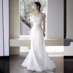Robe de mariée légère française à épaules dénudées