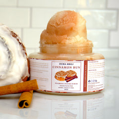 Exfoliante espumoso de azúcar con rollo de canela