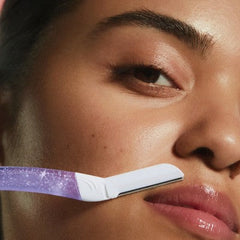 Billie Sparkle Dermaplaning Starter-Kit Wiederverwendbarer Griff + 3 Nachfüllklingen – Verpackung beschädigt
