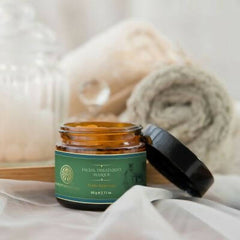 Pradha Varnya Lepa de Forest Essentials (mascarilla facial)