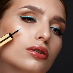 Lakme Glitterati Collection Shine Eyeliner - Vibrant Azure