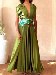 Robe longue brillante imprimée, à décolleté plongeant en V et fronces à la taille