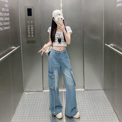 Pantalones de pierna recta hasta el suelo que favorecen la figura, con bolsillos grandes; versátiles y fáciles de combinar