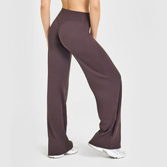 Pantalones de yoga holgados y de pierna recta que crean un look estilizado de talle alto