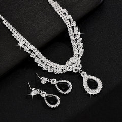 Stylish And Chic Diamond-studded Teardrop Flower Necklace And Earring Set