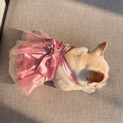 Vestido con falda de malla para perros y gatos, con lazo y perla