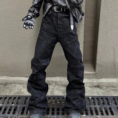 Jean en denim de style américain, coupe ajustée à bords bruts, plissé et légèrement évasé