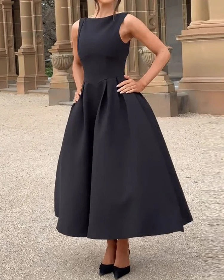 Vestido de mujer sin mangas, de color liso, con aberturas y cintura fruncida